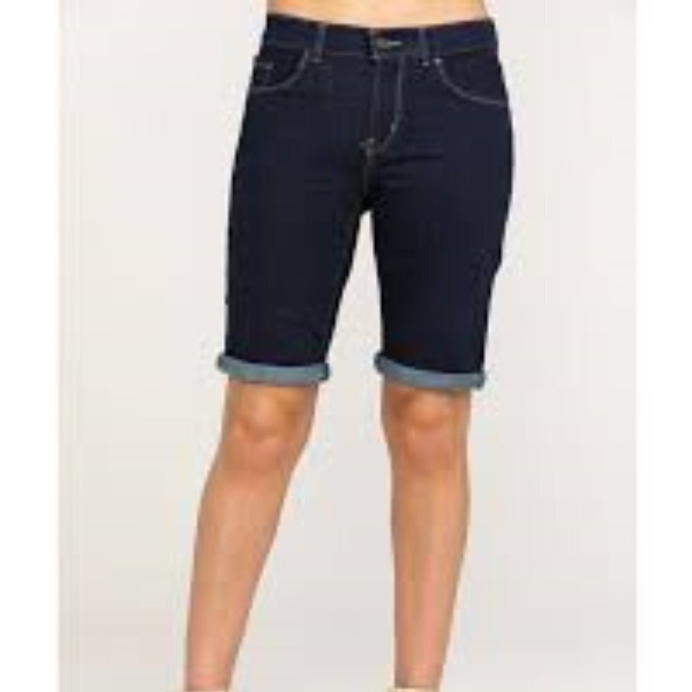 LEVIS WOMEN BERMUDA SHORTS SZ 2 26W NEW WITH TAG